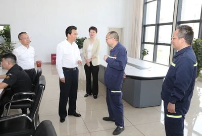 張定超在走訪慰問專家人才時(shí)強(qiáng)調(diào) 堅(jiān)持把人才作為高質(zhì)量發(fā)展的第一資源 為幸福六盤水現(xiàn)代化建設(shè)提供智力支撐